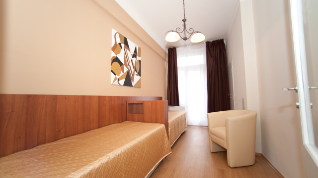 bedroom_2